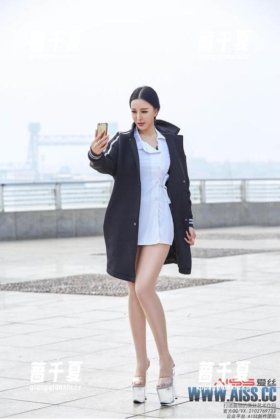 AISS爱丝(黄金版) - 顺便问一句，索菲秋日女神是怎么做到的？原图和套图的强烈对比让我有点不安。