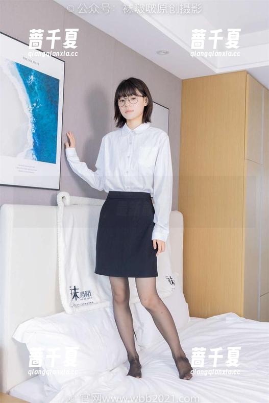 BoBoSocks袜啵啵 - 甜甜圈的油亮肉丝写真集，最新款发新觉！