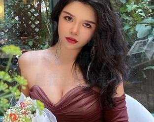 微密圈 – Jessie婕西的制服高清合集中，姿势和表情都是一流，天哪，这穿搭灵感我也想抄袭！