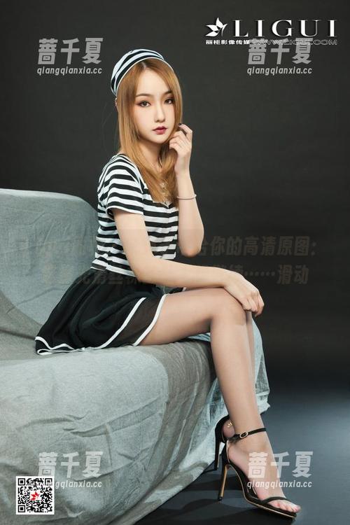 Ligui丽柜-奈沐子 Ligui丽柜 - 奈沐子带给你的高清原图:这层光滑丝袜茧让人想继续……滑动