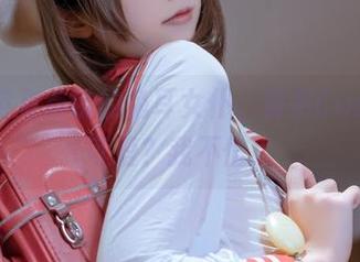 Quan冉有点饿的兔耳女仆，竟然Cos得这么可爱？我不信！