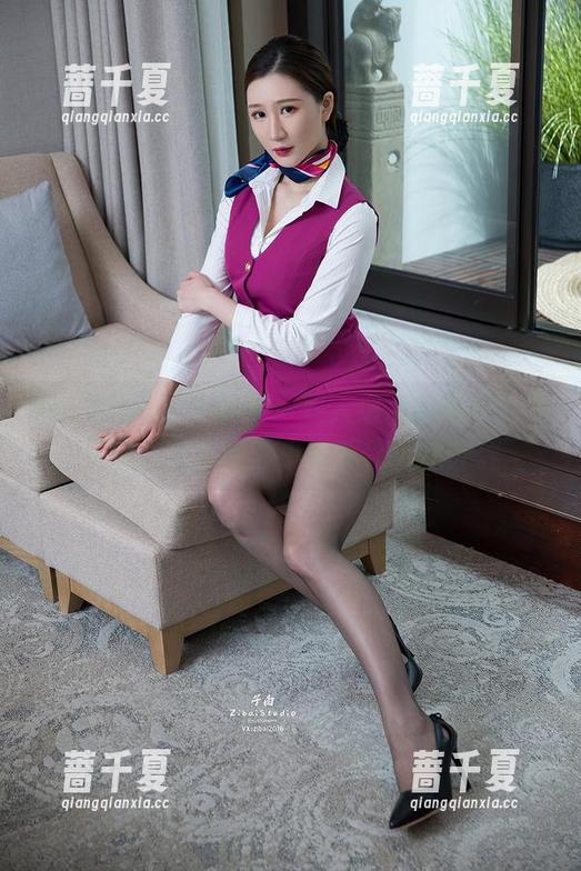 TouTiao头条女神-尹菲 TouTiao头条女神 - 双人组合新高地?尹菲最新图集里的小细节让人意外。