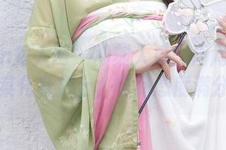 Xiuren秀人网 – 即刻入库：周周不吃香菜化身护士，作品态度满分