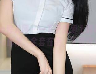Xiuren秀人网 – 一下子就爱上的娜露Selena御姐，全套在手，下载慢点嘛