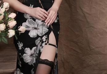 Xiuren秀人网 – 小雨baby带来的日常福利写真，有点小意外哦
