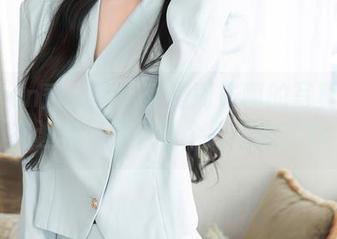 Xiuren秀人网 – 就是阿朱啊的写真集：在渔村，我只是个路过的云彩