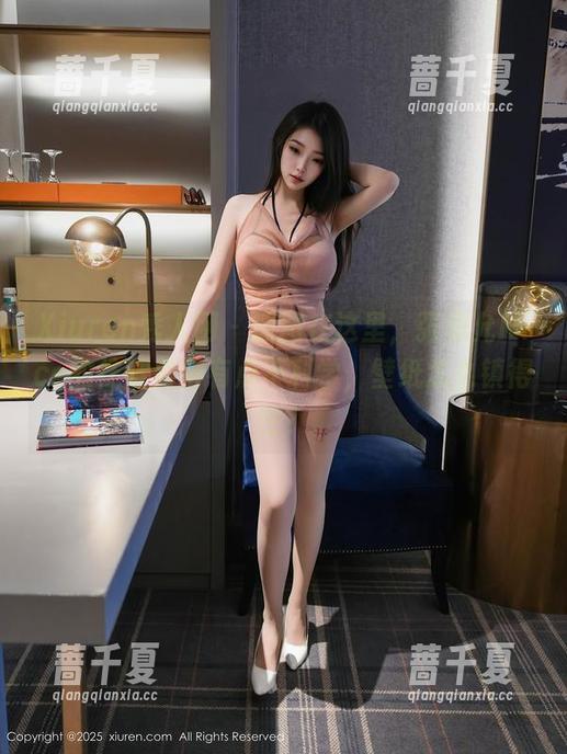 Xiuren秀人网 - 原图在这里，张思允Nice的袜腿美得有点不科学，壁纸怎么镇得住？