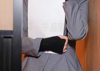 Xiuren秀人网 – 午后茶，来张悦悦姐护士美图，万一需要呢！