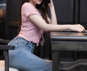 Xiuren秀人网 – 观看蛋蛋宝的JK，内心正在打斗：真香or真尴尬？