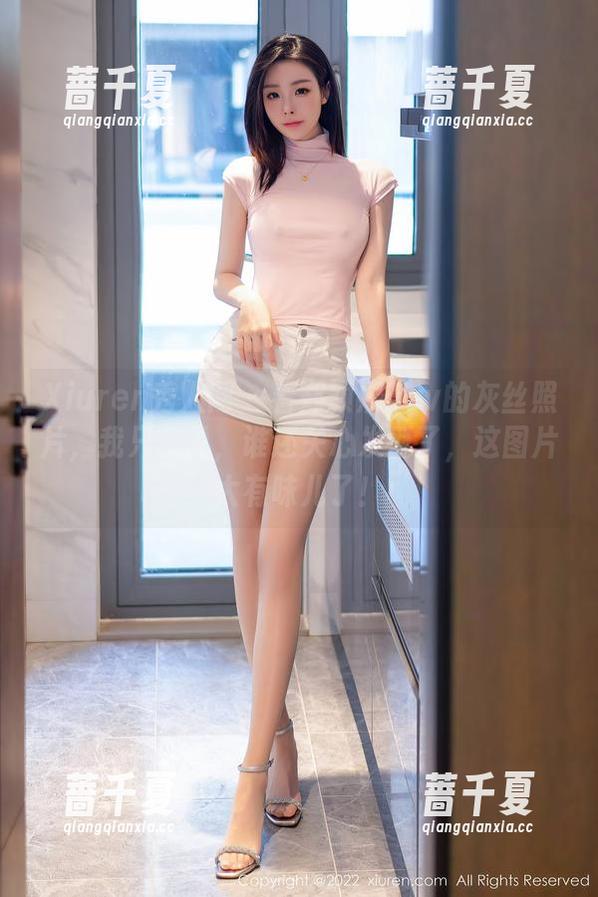Xiuren秀人网 - 看郑颖姗Bev的灰丝照片，我只想说，谁还关心发型了，这图片太有味儿了！