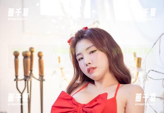 全套Yebin(전예빈)闲逛图集：美女在街头，连路灯都在打量她！