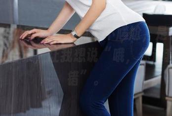YouMi尤蜜荟 – 一点也不尴尬，是小逗逗的壁纸合集，让我想说“哦，你这套真不错”。
