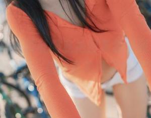 被Zzyuri的礼服私拍图集震撼到，心里默默问：这样真的算优雅吗？