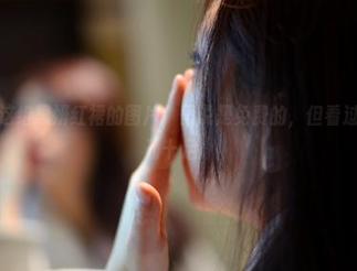 pans – 这组思妍红裙的图片，虽说是免费的，但看过就知道后劲十足。