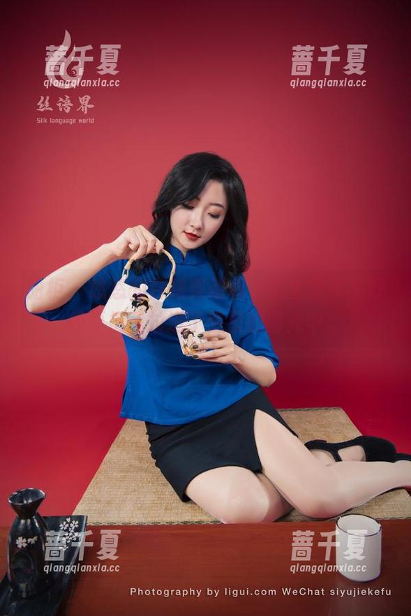 丽柜 - 悠悠的白裙舞动着，这全套作品好像要把我拉进了梦里的霞光中。