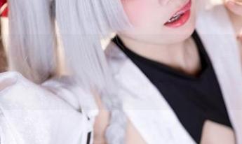 情不自禁！九柒喵的白丝精选写真集，这不就是代入感满分的穿搭指导吗？