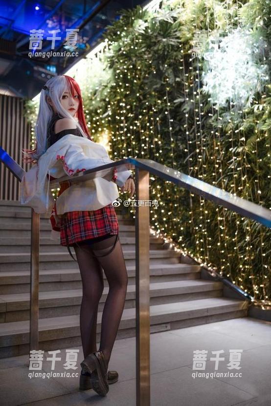 精选制服写真，五更百鬼就是那种画风突出的存在，看了总有点小害羞。