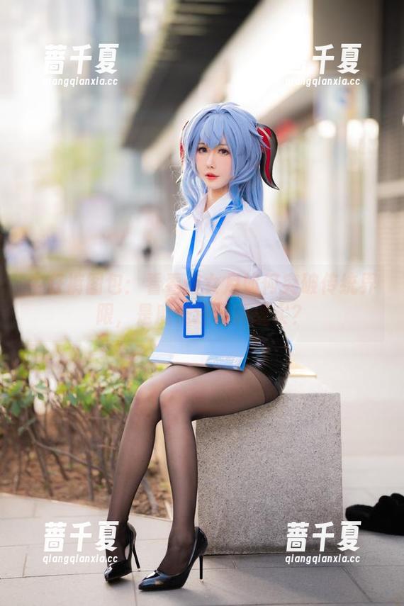 牛仔裤图包：看看仙女月如何突破传统界限，是魔法还是真现实？