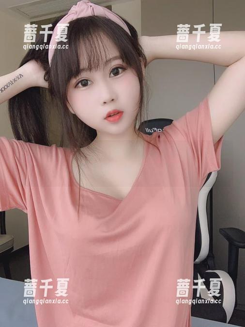 比基尼全套图包：依依超级懒教你如何在七夕找到‘爱心’之路