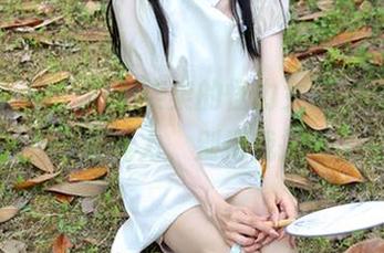 初夏女神 – 遇见柒柒的怪力女孩，下载也要有点超能力，别把我搞丢了！