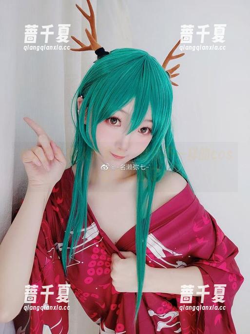 名赖弥七情人节更新，给你不一样的cos，够古怪够撩了！