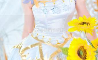 青春的味道：喵喵的喵吖白丝写真资源，快来尝尝！