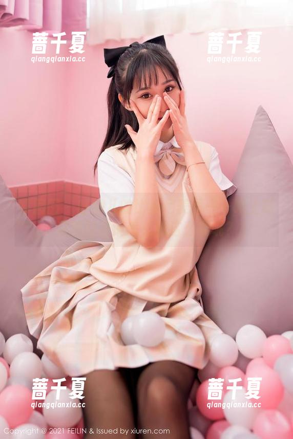 嗲囡囡 - 陈媚儿的比基尼美图——晚上吃汉堡的决策怎么就这么难呢？