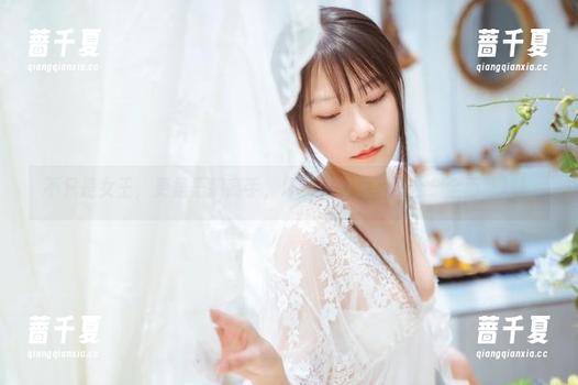 不只是女王，更是恶搞高手，坏露露香宝美图合集全面登场！