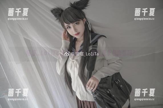 塔塔_Lo1iTa 塔塔_Lo1iTa的黑白套图:原图是灰色恋情吗?