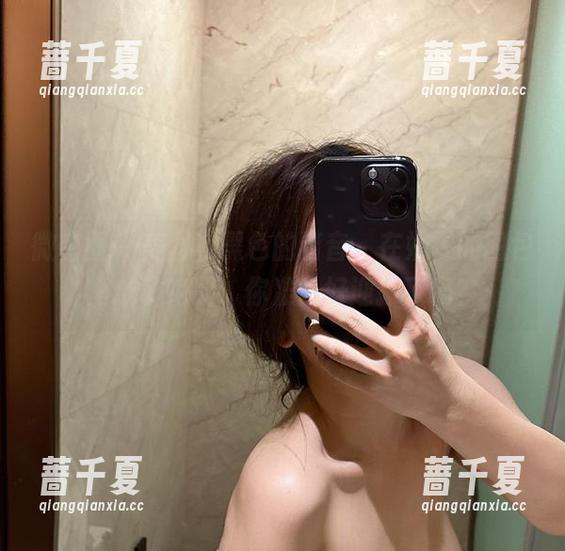 微密圈 - 美图和黑色的谐音，在奶雯的图包里成了绝配，你准备好迎接了吗？