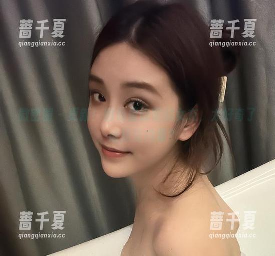 微密圈 - 更新！图包里奶雯的女友，太好奇了，谁知道内幕？