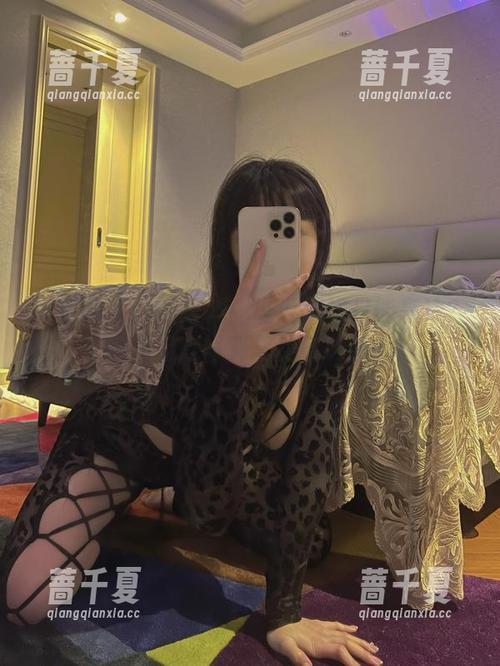 微密圈 - 打破常规！谁说御姐只能高冷？来看宋昱欣写真里的各种面孔！