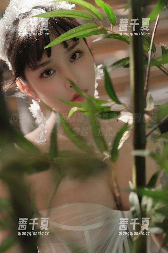 微密圈 - 不止是制服，宋昱欣的套图也是一种“穿越”方式。