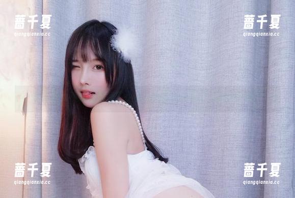 谁说修女不能有创意？小小奶瓶儿的写真让人眼前一亮！