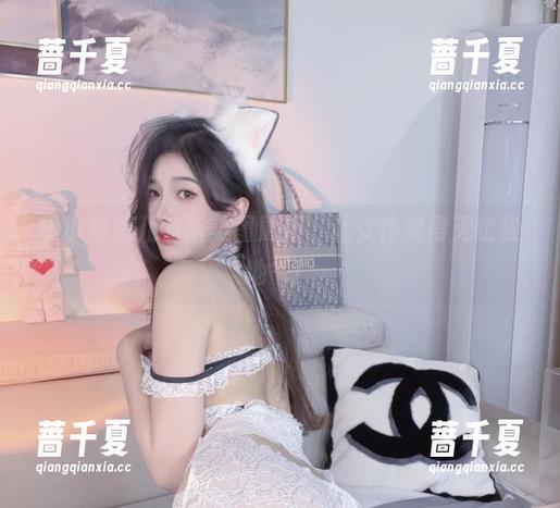小小奶瓶儿的新美图更新，让女仆变得无比接地气！