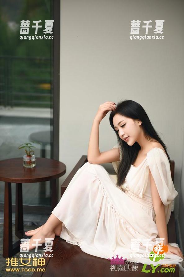 推女神 - 杨上萱的泳装图册，阅读完，也许你会收获一些意外的“波动”