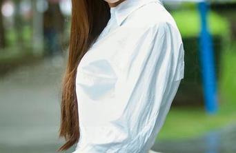 推女郎 – 梁棋棋的套装更新，又一次证明了风格与穿搭之间的搏斗，留个图片让我再感慨一阵吧。