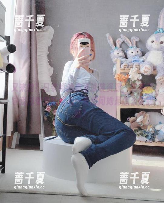 又来啦！日奈娇的高清泳装资源，完美误导我对健身的信心…真想问她是怎么做到的？