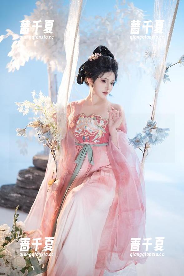 星澜是澜澜叫澜妹呀 最新图册:星澜是澜澜叫澜妹呀捎来了透明黑裙,结果被我一直盯着,是我的眼神太优秀吗?