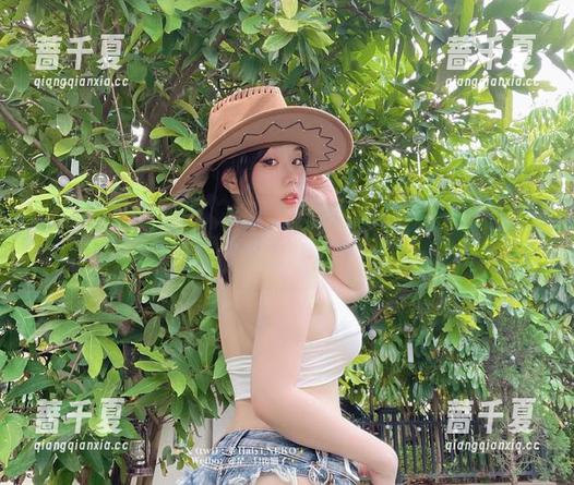 被是一只废喵了的甜心照迷得晕头转向，cos一番果然非凡