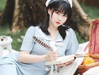 欸，体操服的原图在这里呢，是依酱呀的风格，别错过下载！