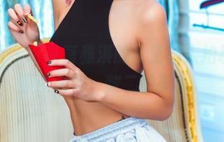 果团网 – 听说莫雅淇的女王私人拍摄，资源还是数一数二的亮眼。