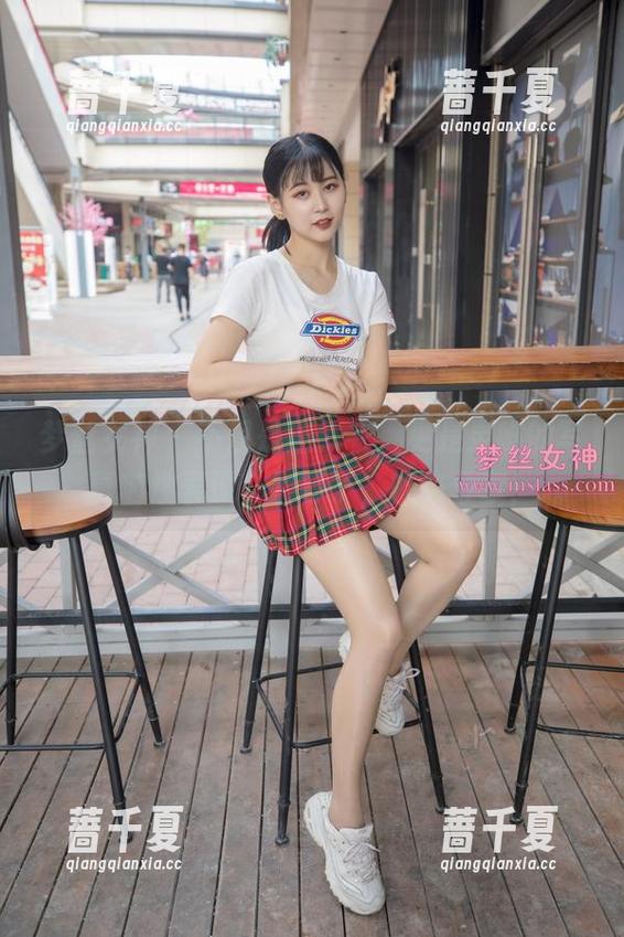 梦丝女神 - 不仅是连体衣，更是灵唯的写真随性表现，别等了，快来分享！