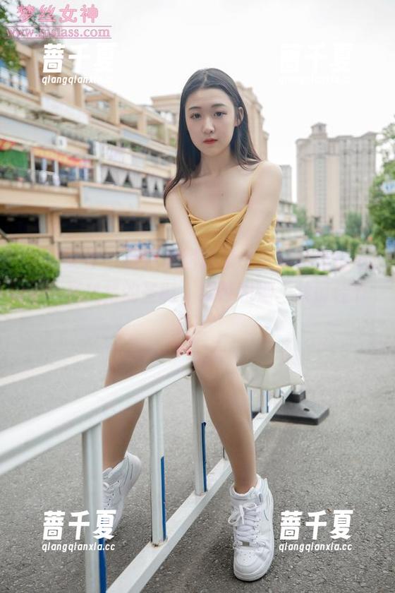 梦丝女神 - 最新原图收录，王娇娇带你看不一样风格的圣诞，期待和她“共度佳节”。