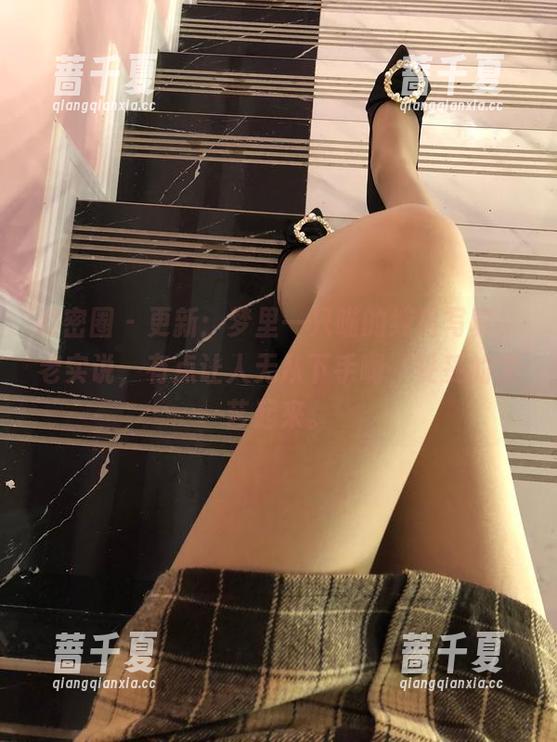 微密圈 - 更新：梦里一只喵的纯白写真，老实说，有点让人无从下手啊，妥妥的文艺起来。