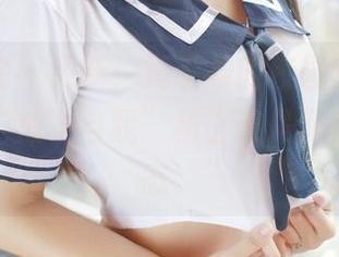 模范学院 – 更新！周于希的校园套图，让你知道“放飞自我”和上课是两种不同状态。
