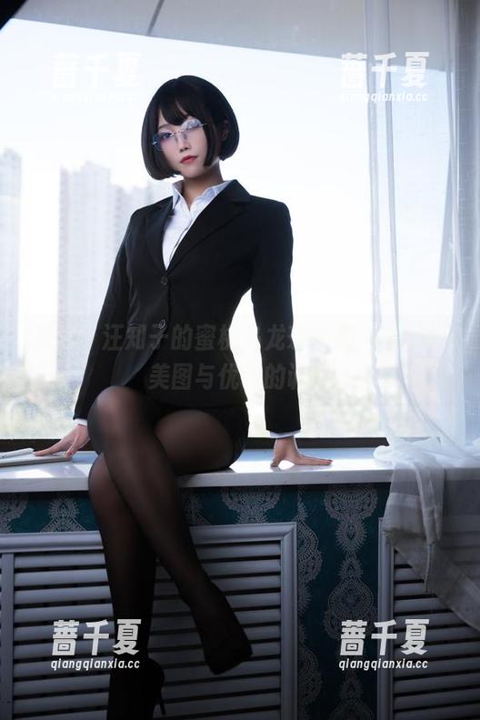 果然！汪知子的蜜桃乌龙茶系列，完美的美图与优雅的调调