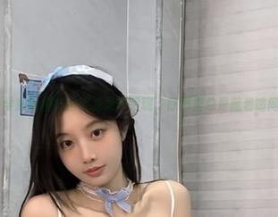 微密圈 – 学妹的模样由火龙果羊呈现，原图里总是藏着喧闹的回忆。