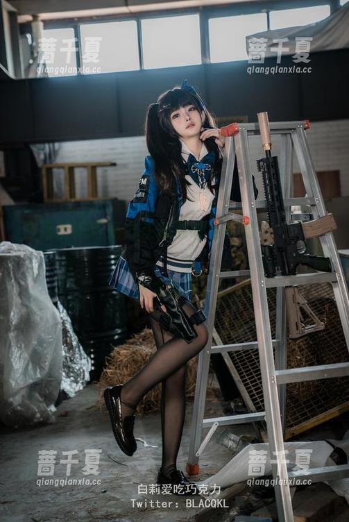 白莉爱吃巧克力在拍透明写真时，“มีสิทธิในการพิจารณาคดี”——原图太直接？