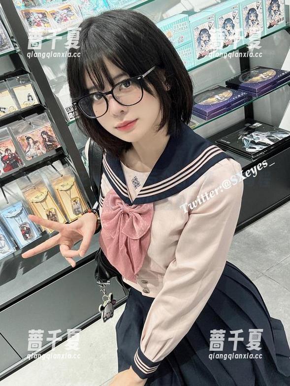 眼酱大魔王w的脸照与杂图合集，神奇程度超乎你的想象！